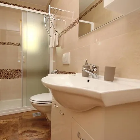 Apartment In Mit Eigenem Balkon *