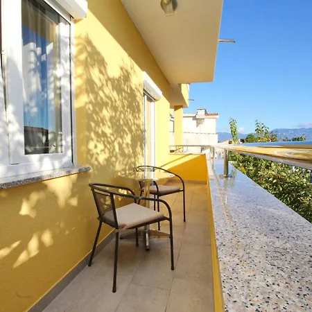 In Mit Eigenem Balkon *