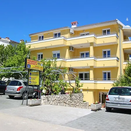 Apartment In Mit Eigenem Balkon