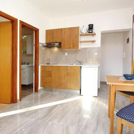 In Mit Eigenem Balkon